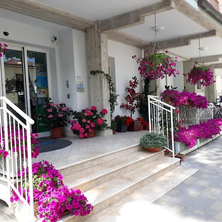 Aparthotel Onda Blu 3*